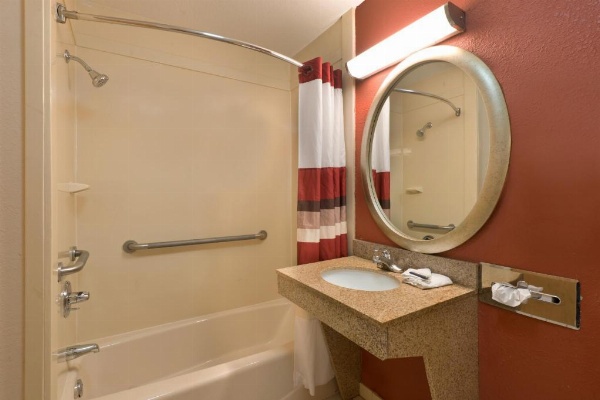 Red Roof Inn North Little Rock image 10
