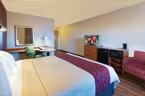 Red Roof Inn North Little Rock image 17