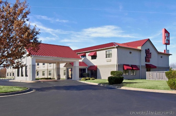 Red Roof Inn North Little Rock image 5